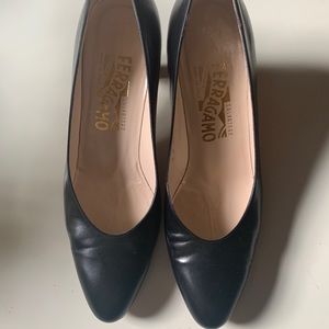 Ferragamo Shoes - Vintage Ferragamo shoes with small heel! Ferragamo Shoes - Vintage Ferragamo shoes with small heel!